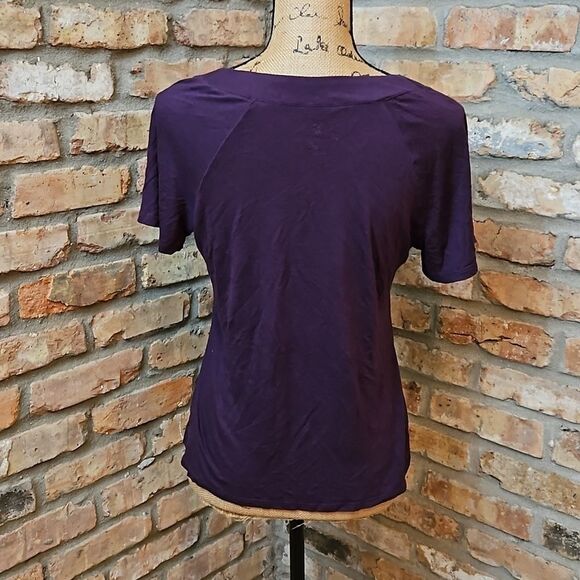 New York & Co Aubergine tiered ruffled top size Medium - Picture 5 of 11